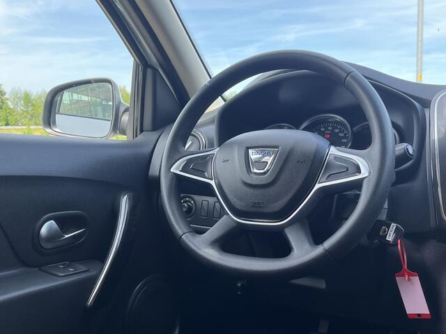 Dacia SANDERO 1.0 SCe Laureate / Apple Carplay - Android Auto / Airco / Navi / Elek Spiegels / Armsteun /