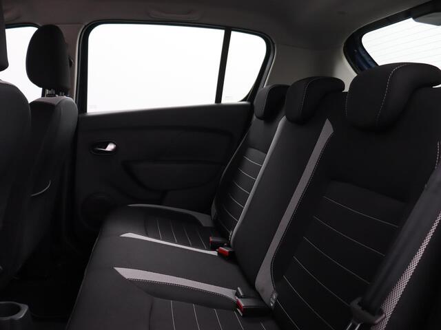 Dacia SANDERO Stepway TCe 90 Easy-R | Navigatie | Parkeersensoren Achter | Achteruitrijcamera | Airco | Cruise Control & Snelheidsbegrenzer | Elektrische Ramen | Trekhaak |