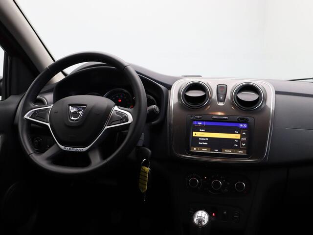 Dacia SANDERO TCe 90pk Bi-Fuel Serie Limiteé Stepway | Trekhaak | Parkeersensoren | Navi | Airco | Cruise |