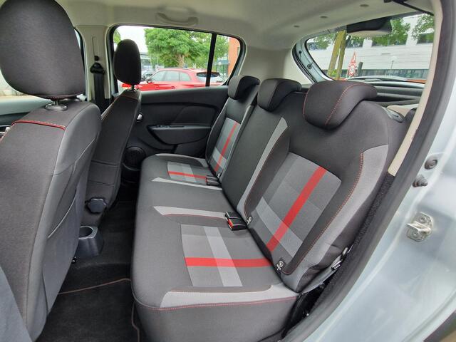 Dacia SANDERO 0.9 TCe Tech Road / Dealer Onderhouden / Trekhaak / Apple Carplay & Android Auto / Achterruitrijcamera / Cruise Control / Climate Control /