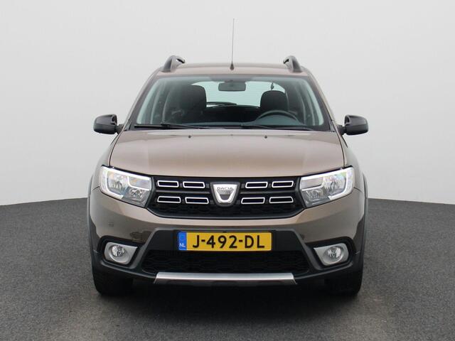 Dacia SANDERO 0.9 TCe SL Stepway | Camera | Full-Map Navigatie | PDC Achter | Cruise Control & Snelheidsbegrenzer | Airconditioning | DAB-Radio | Armsteun | Elektrische Ramen