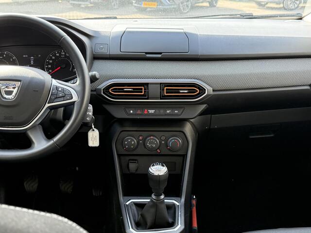 Dacia SANDERO Stepway 1.0 TCe 90 Comfort | Cruise Control | DAB | Parkeersensoren | Airco | LED |