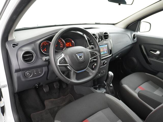 Dacia SANDERO 0.9TCe 90PK Trekhaak Navi Ecc Cruise Control Pdc Tech Road DAB+ Lmv 16" Bluetooth Isofix 1.090KG Trekgewicht