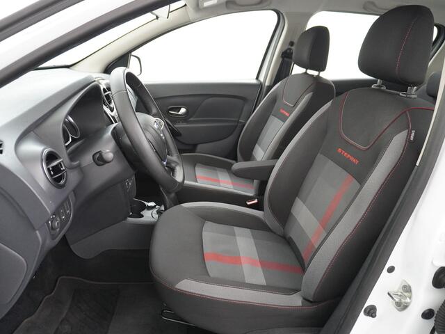 Dacia SANDERO 0.9TCe 90PK Trekhaak Navi Ecc Cruise Control Pdc Tech Road DAB+ Lmv 16" Bluetooth Isofix 1.090KG Trekgewicht