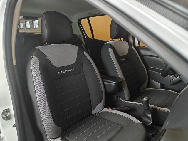 Dacia SANDERO 0.9 TCe SL Stepway navigatie | stoelverw | pdc | cruise dealer onderhouden