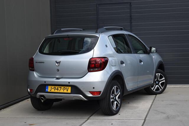 Dacia SANDERO TCe 100 Bi-Fuel Stepway Serie Limitee 15th Anniv. | NAVI | CAMERA | CRUISE CONTROL | CLIMATE CONTROL | PDC | LMV