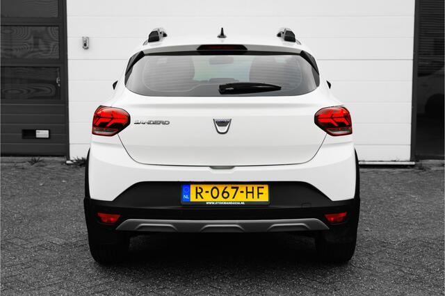 Dacia SANDERO Stepway 1.0 TCe 100 PK Bi-Fuel Comfort | camera achter | blind sport warning | ECC | stoelverwarming voor | spatlappen rondom | handsfree card | NAV | | incl. Bovag rijklaarpakket met 12 maanden garantie