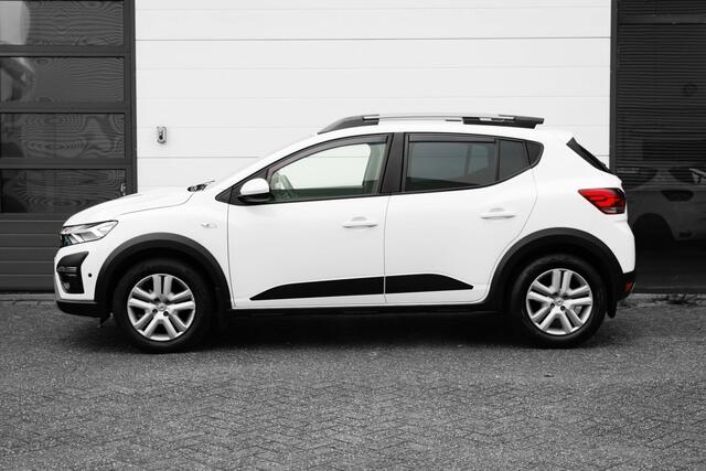 Dacia SANDERO Stepway 1.0 TCe 100 PK Bi-Fuel Comfort | camera achter | blind sport warning | ECC | stoelverwarming voor | spatlappen rondom | handsfree card | NAV | | incl. Bovag rijklaarpakket met 12 maanden garantie