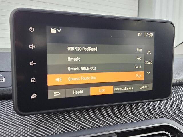 Dacia SANDERO 1.0 ECO-G Expression / 1e Eigenaar / Trekhaak / Apple Carplay & Android Auto / Climate Control / Lichtmetalen Velgen / Parkeersensoren / Airco / Cruise Control /