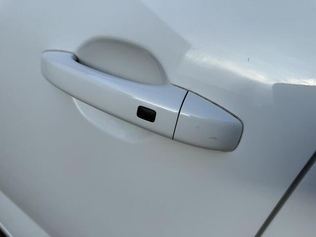 Dacia SANDERO 1.0 TCe 90 Comfort / Automaat / Trekhaak / Airco / Android&Apple Carplay / DAB / Sensoren achter / Bluetooth / Dealer onderhouden / Km stand NAP