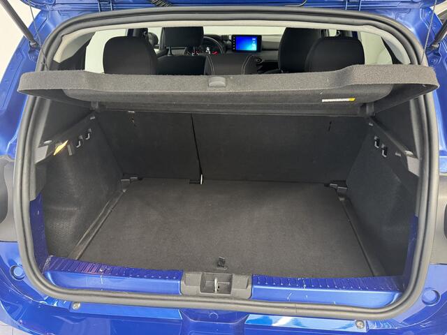 Dacia SANDERO Stepway 1.0 TCe 90 Comfort | Parkeersensoren | Airco | Apple CarPlay / Android Auto | Cruise Control |