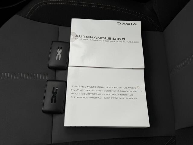 Dacia SANDERO Stepway 1.0 TCe 110 Extreme / Fabrieksgarantie tot 07-2026 / Dealer Onderhouden / Camera / Dodehoek Detectie / Navigatie via Apple Carplay & Android Auto / NAP / DAB /