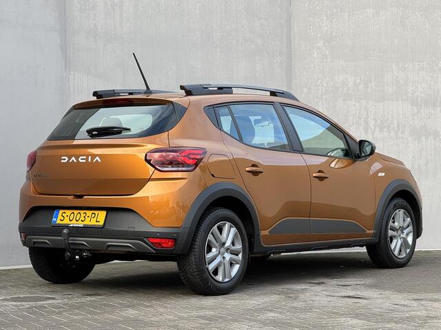 Dacia SANDERO Stepway 1.0 TCe 90 Expression Automaat / Trekhaak (1100kg) / Stoelverwarming / Schuif & Kanteldak / Cruise Control / Climate Control / Achteruitrijcamera / Navigatie /