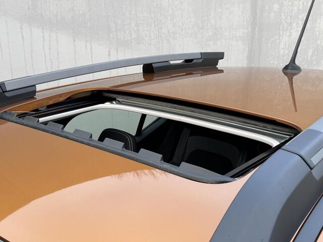 Dacia SANDERO Stepway 1.0 TCe 90 Expression Automaat / Trekhaak (1100kg) / Stoelverwarming / Schuif & Kanteldak / Cruise Control / Climate Control / Achteruitrijcamera / Navigatie /