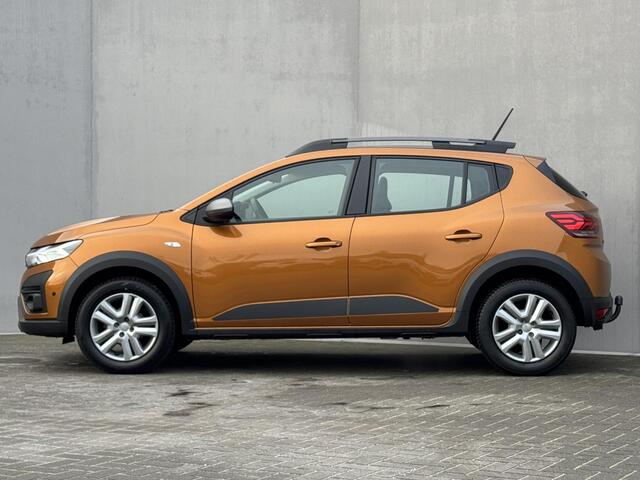 Dacia SANDERO Stepway 1.0 TCe 90 Expression Automaat / Trekhaak (1100kg) / Stoelverwarming / Schuif & Kanteldak / Cruise Control / Climate Control / Achteruitrijcamera / Navigatie /