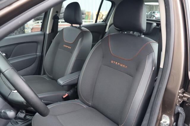 Dacia SANDERO 0.9 TCe SL Stepway Automaat | Navigatie | Trekhaak | Cruise Control | Airco