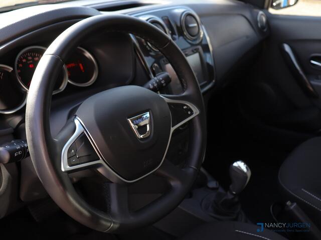Dacia SANDERO 0.9 TCe Laureate | Parkeer Sensoren | Cruise Control | Navi | Start/Stop | Bluetooth |