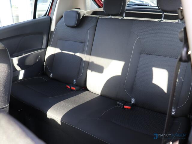 Dacia SANDERO 0.9 TCe Laureate | Parkeer Sensoren | Cruise Control | Navi | Start/Stop | Bluetooth |