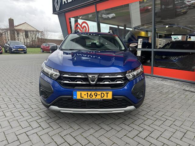 Dacia SANDERO Stepway 1.0 TCe 100 Bi-Fuel Essential | TREKHAAK | ALLLSEASON BANDEN | AIRCONDITIONING | CRUISE CONTROL | BLUETOOTH