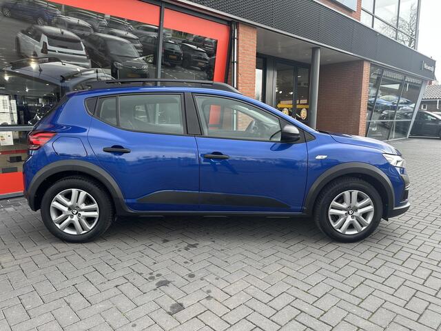 Dacia SANDERO Stepway 1.0 TCe 100 Bi-Fuel Essential | TREKHAAK | ALLLSEASON BANDEN | AIRCONDITIONING | CRUISE CONTROL | BLUETOOTH