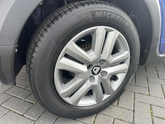 Dacia SANDERO Stepway 1.0 TCe 100 Bi-Fuel Essential | TREKHAAK | ALLLSEASON BANDEN | AIRCONDITIONING | CRUISE CONTROL | BLUETOOTH