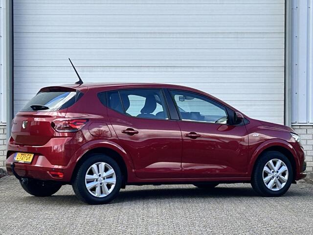 Dacia SANDERO 1.0 Comfort Automaat / Trekhaak / Achteruitrijcamera / 1e Eigenaar / Dealer Onderhouden / Dode Hoek Detectie / Parkeersensoren V+A / Cruise Control / Airco /