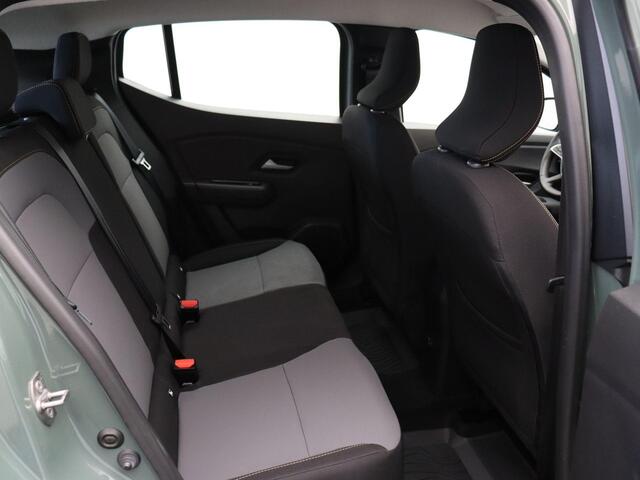 Dacia SANDERO Stepway TCe 100pk ECO-G Extreme | Achteruitrijcamera | Parkeersensoren achter | Apple Carplay / Android auto | Trekhaak | Climate control | Cruise control |