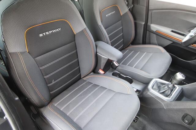 Dacia SANDERO Stepway 1.0 TCe 100 Bi-Fuel Comfort Trekhaak, navi, parkeersensoren, Climatecontrole