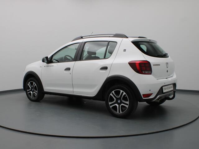 Dacia SANDERO TCe Bi-Fuel Stepway Serie Limitee 15th Anniv. 100pk Camera | Cruise | Navi | Parkeersens. achter | Trekhaak afneembaar.