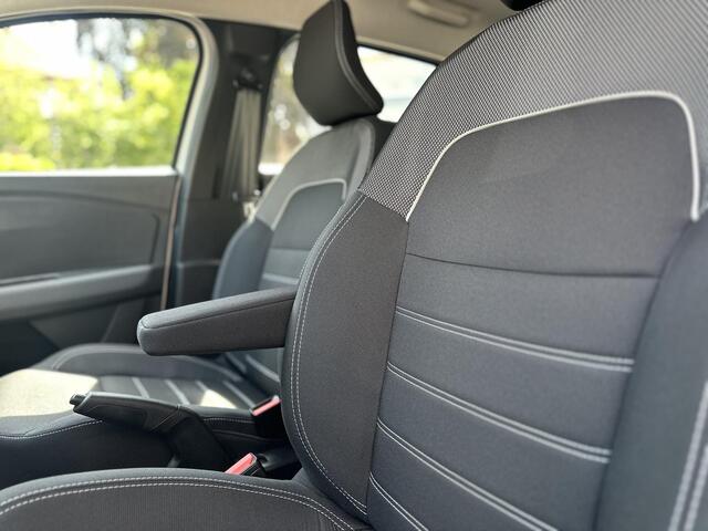 Dacia SANDERO 1.0 TCe 90 Comfort | Parkeersensoren achter | Apple Carplay/Android Auto | Lage kilometerstand | Dealeronderhouden | Eerste eigenaar | Nederlandse auto | Trekhaak | All seasonbanden |