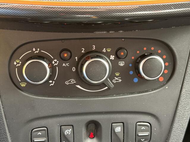 Dacia SANDERO 0.9 TCe SL Stepway / Automaat / Navigatie / Camera / Airco / Cruise Control / NAP / DAB / Weinig Kilometers!