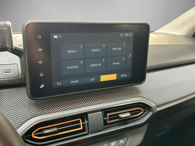 Dacia SANDERO 1.0 TCe 90 Pk Comfort | Apple & Android Carplay | Cruise Control | Automatische Airco | Achteruitrijcamera | Parkeersensoren Voor en Achter | Bluetooth | Dodehoek Detectie | LED Koplampen |