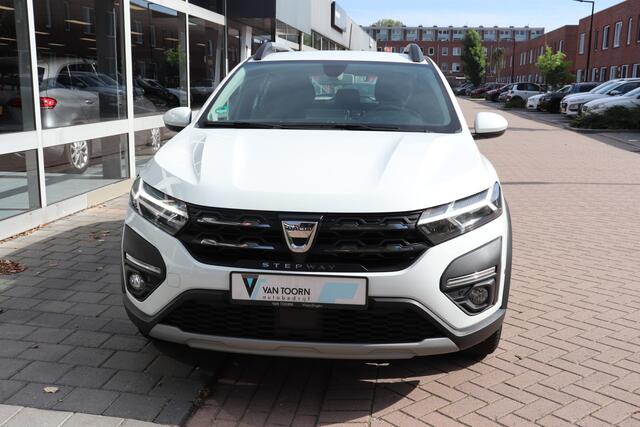 Dacia SANDERO Stepway Automaat. 1.0 TCe 90 Comfort Trekhaak, dode hoek sensoren.