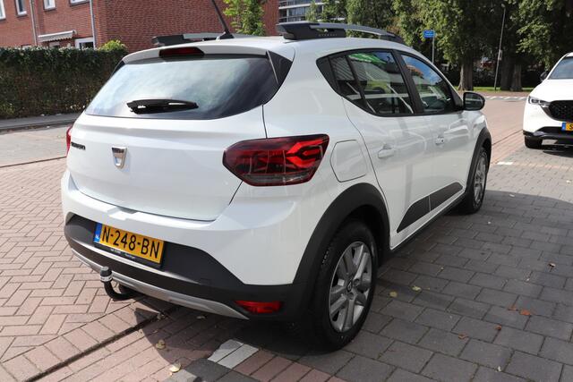 Dacia SANDERO Stepway Automaat. 1.0 TCe 90 Comfort Trekhaak, dode hoek sensoren.