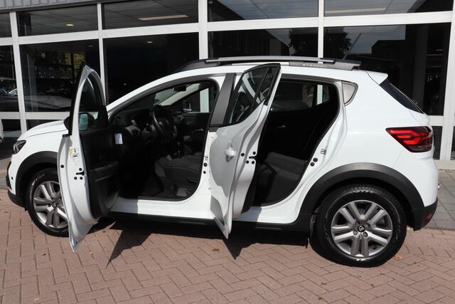 Dacia SANDERO Stepway Automaat. 1.0 TCe 90 Comfort Trekhaak, dode hoek sensoren.