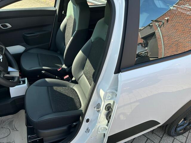 Dacia Spring Extreme 65 26.8 kWh/ Cruise controle/Parkeer sensoren en camera achter