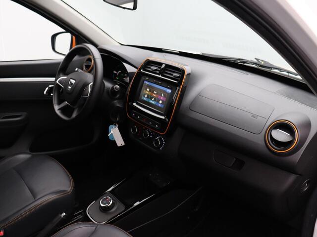 Dacia Spring Comfort Plus (Orange Pack) 27 kWh | Accu Score 92% | Achteruitrijcamera | Navigatie | CCS snelladen | Apple carplay |