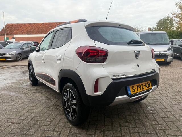 Dacia Spring Essential 27 kWh | Automaat | Full Electric | Lederen bekleding | Airco |