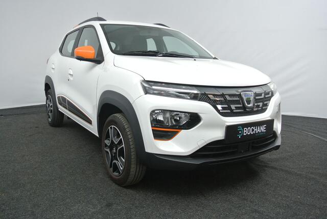 Dacia Spring Comfort Plus 27 kWh | DC Lader | Orange Pack | Navigatie | Camera |