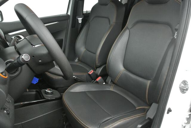 Dacia Spring Comfort Plus 27 kWh | DC Lader | Orange Pack | Navigatie | Camera |
