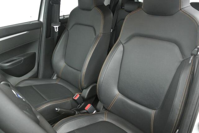 Dacia Spring Comfort Plus 27 kWh | DC Lader | Orange Pack | Navigatie | Camera |