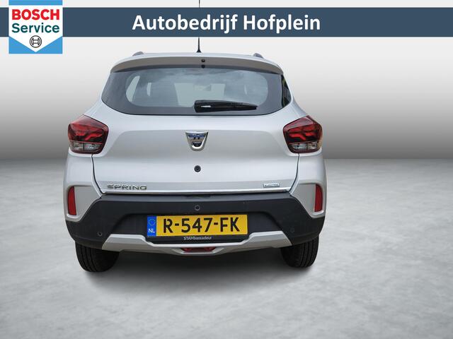 Dacia Spring Comfort Plus (Orange Pack) 27 kWh 1e Eigenaar | Elektrisch | Airco | LM-Velgen | Dakrail | El ramen V+A | Camera | Centrale vergrendeling | 13.091 KM!!