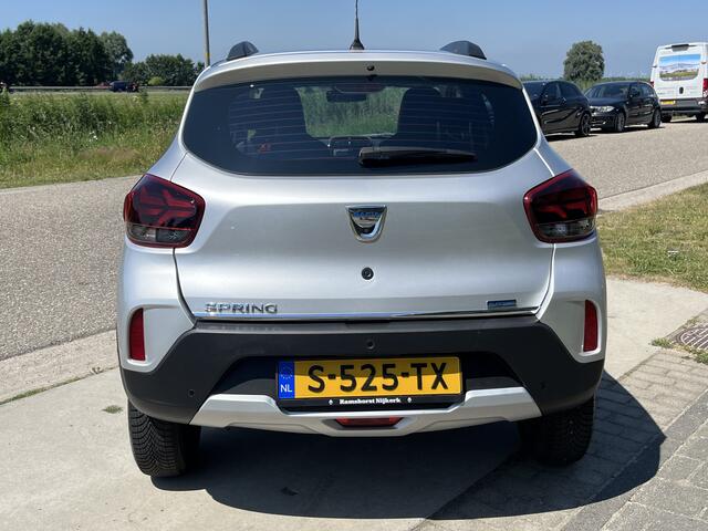 Dacia Spring Comfort Plus (Orange Pack) 27 kWh / Camera / Navigatie / Airco /