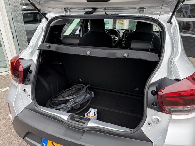 Dacia Spring Expression 27 kWh | NAP | Navigatie | achteruitrijcamera | Snellader | DAB | Airco |