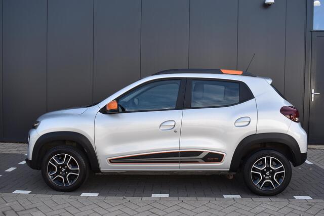 Dacia Spring Comfort Plus (Orange Pack) 27 kWh NAVIGATIE | CAMERA ACHTER | SNELLADER | SENSOREN ACHTER | BLUETOOTH | DEALER ONDERHOUDEN | AIRCO |