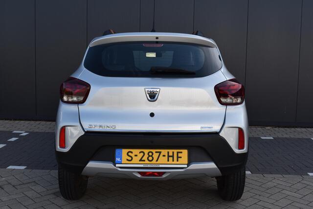 Dacia Spring Comfort Plus (Orange Pack) 27 kWh NAVIGATIE | CAMERA ACHTER | SNELLADER | SENSOREN ACHTER | BLUETOOTH | DEALER ONDERHOUDEN | AIRCO |