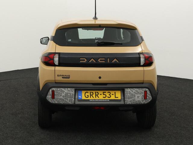 Dacia Spring Extreme 65 26.8 kWh | DC LADER | PARKEERSENSOREN | APPLE & ANDROID CARPLAY | LAGE KM-STAND! |