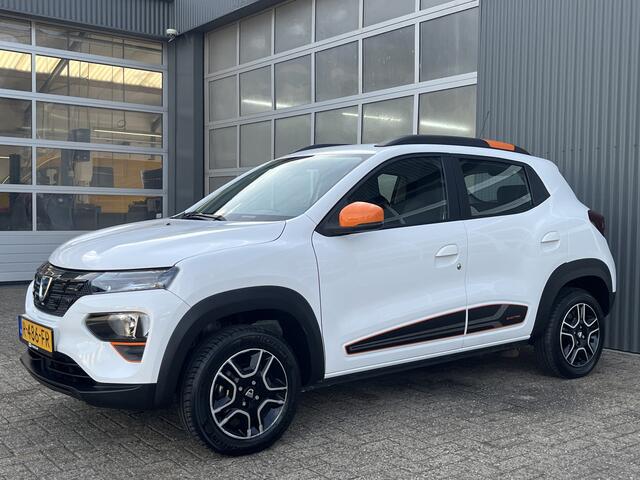 Dacia Spring Comfort Plus 27 kWh Airco Cruise controle Telefoonverbinding Navigatiesysteem Oplaadkabel Stuurwielbediening