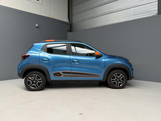 Dacia Spring Comfort Plus (Orange Pack) 27 kWh Nwe Accu|GARANTIE|Camera|Leder|DAB