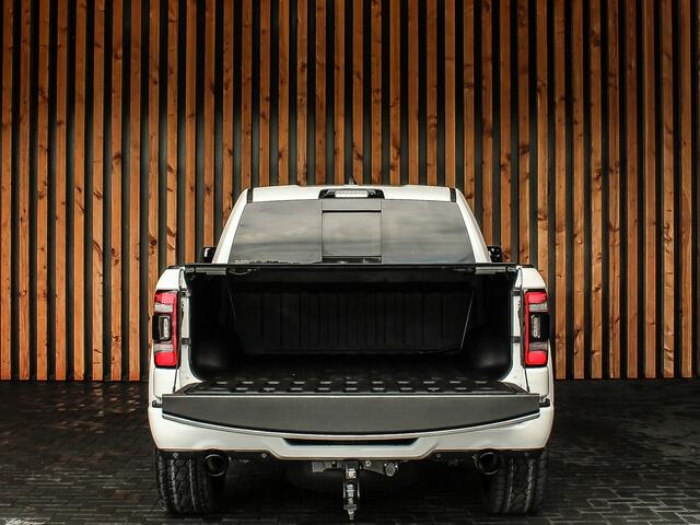 Dodge 1500 Ram Limited Night 5.7 V8 402PK Automaat Crew Cab | LPG | PANORAMADAK | LUCHTVERING | ELECTRISCHE SIDESTEPS | 12 INCH DISPLAY |